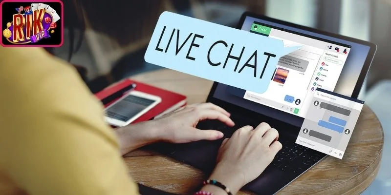 Qua Livechat trực tuyến
